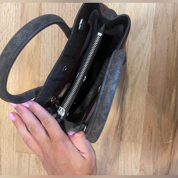 Michael Kors bag - Picture 2 of 3